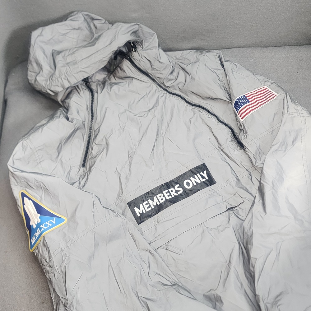 Members Only Anorak Reflective Silver NASA Space Patch Mens Large MM030011